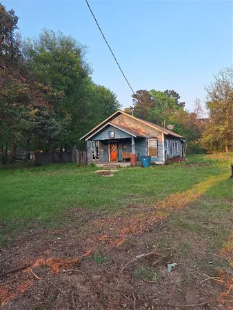 $49,900 | 518 North Live Oak Street, Carthage, TX 75633