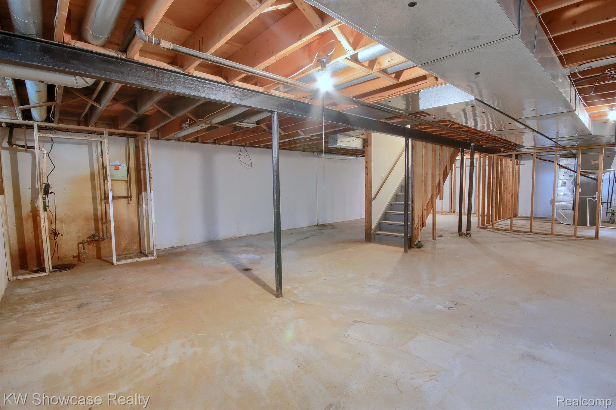 35127 Old Timber Road Farmington, MI 48331 - Photo 24 of 29 Gallery Image 24