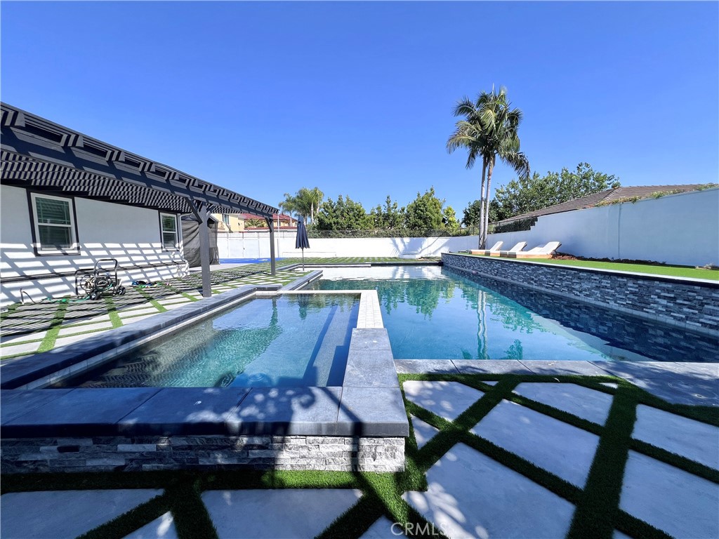 8346 Lexington Road Downey, CA 90241 - Photo 2 of 10