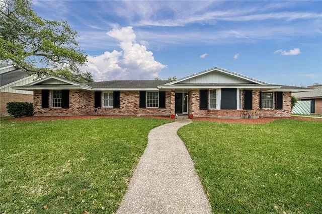 $2,600 | 337 Poenisch Drive, Corpus Christi, TX 78412