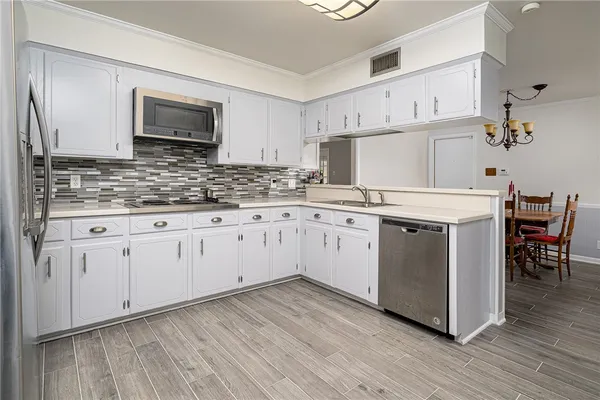 $2,600 | 337 Poenisch Drive, Corpus Christi, TX 78412