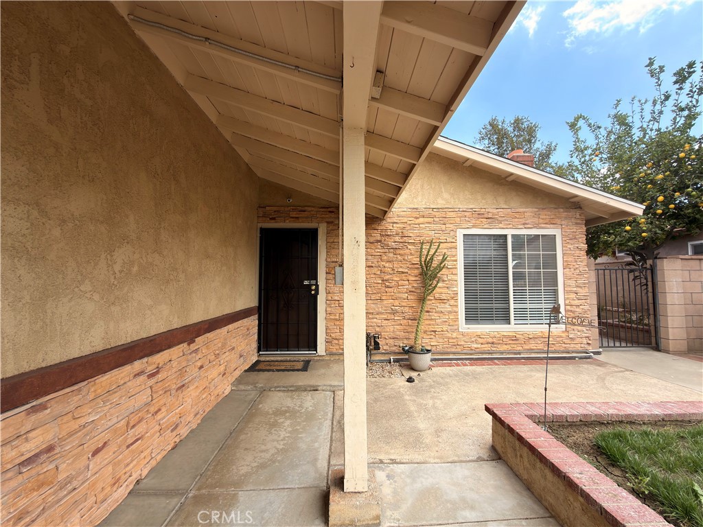 7120 Idyllwild Lane Riverside, CA 92503 - Photo 4 of 33