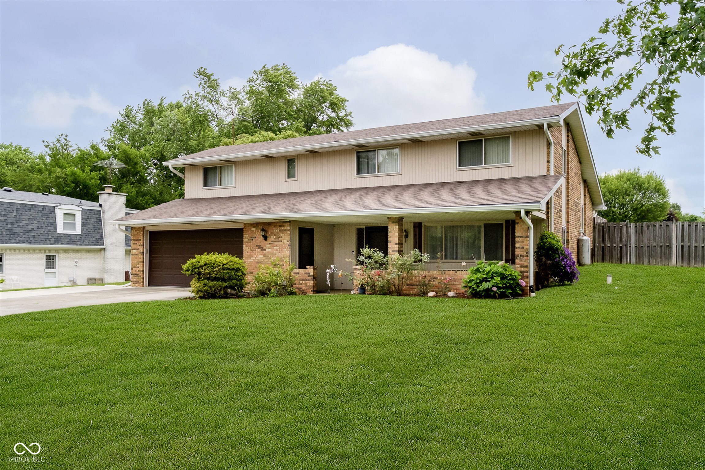 2334 Riviera Drive Anderson, IN 46012 - Photo 2 of 59 Gallery Image 2
