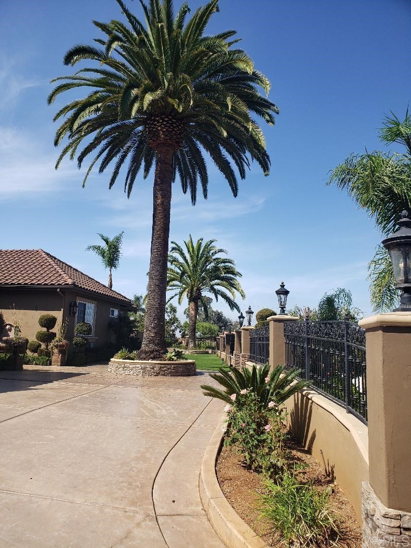 1003 Via Marco Vista, CA 92084 - Photo 3 of 33