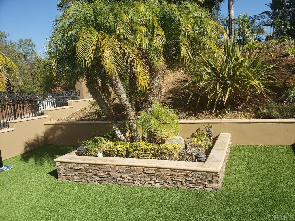 1003 Via Marco Vista, CA 92084 - Photo 7 of 33