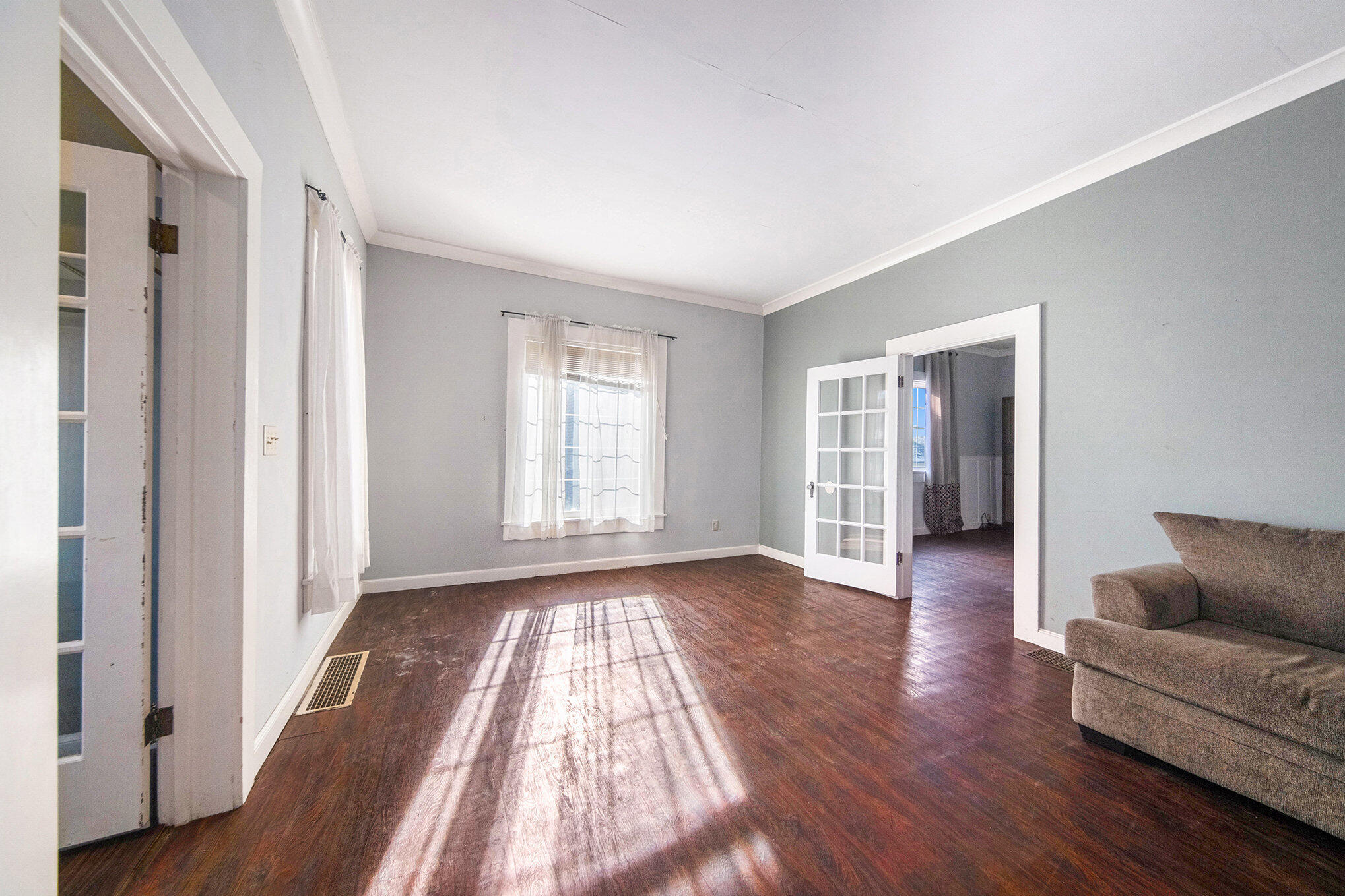 108 Lynn Street Reading, MI 49274 - Photo 6 of 27 Living Room