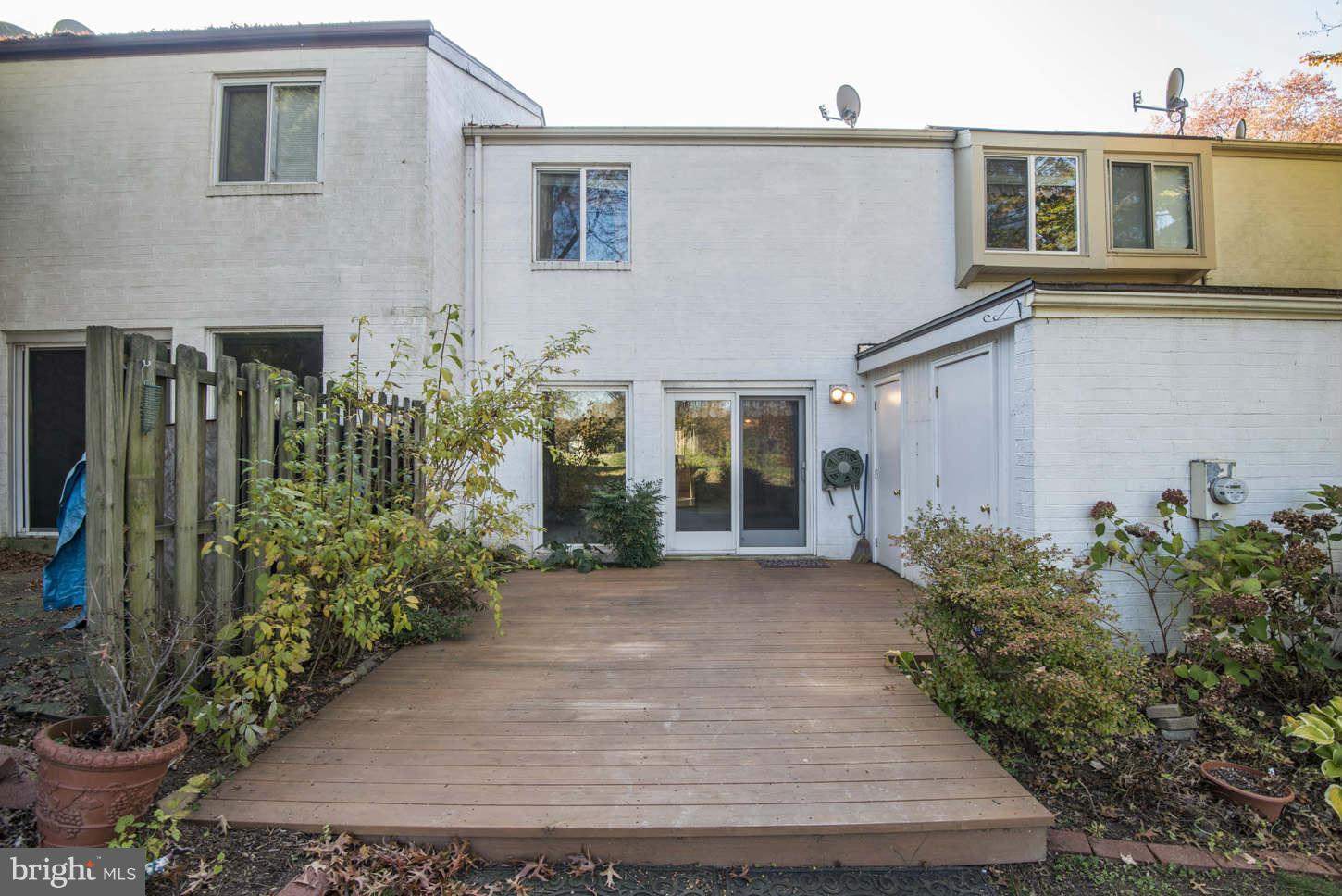 18809 Walkers Choice Road Gaithersburg, MD 20886 - Photo 23 of 25 Exterior (Rear)