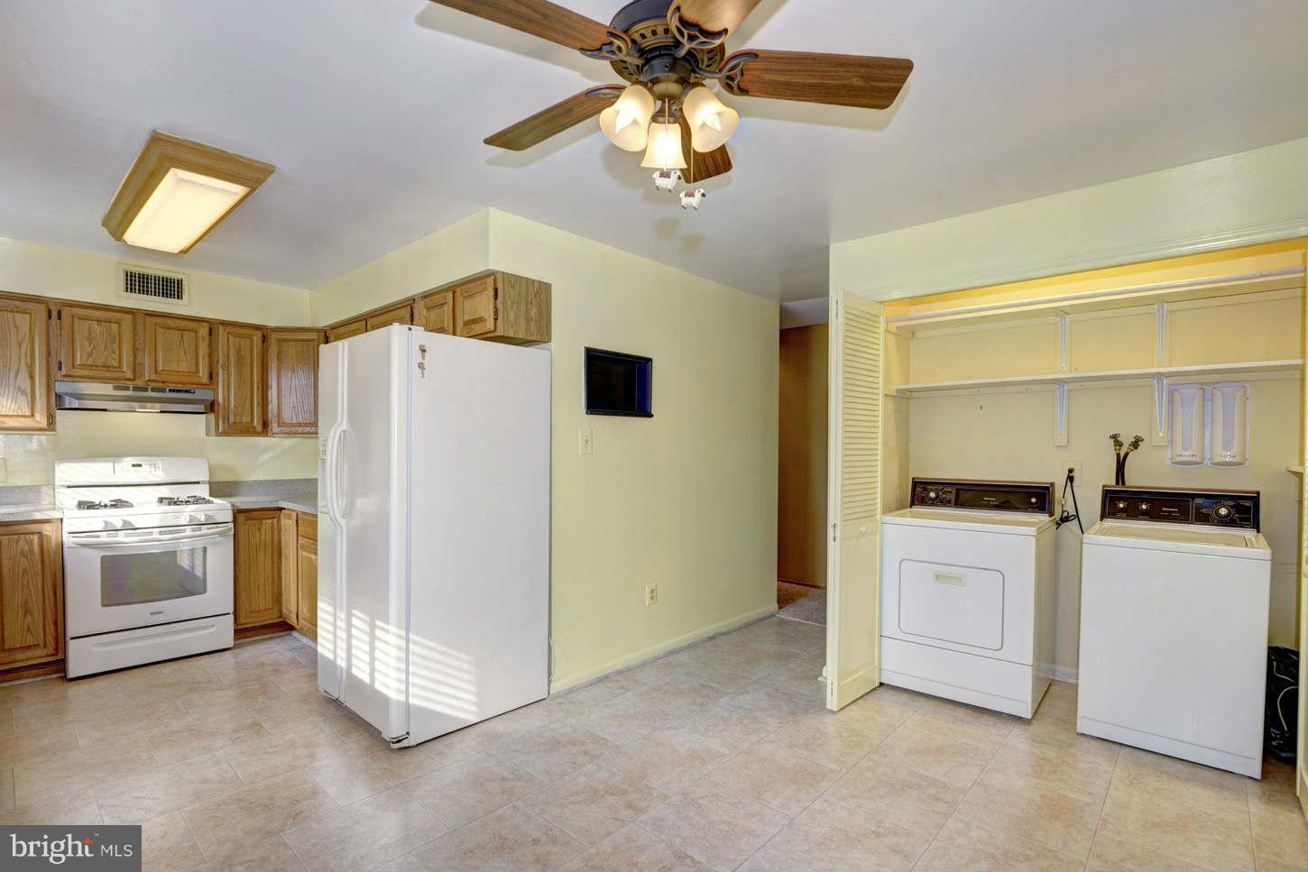 18809 Walkers Choice Road Gaithersburg, MD 20886 - Photo 6 of 25 Kitchen