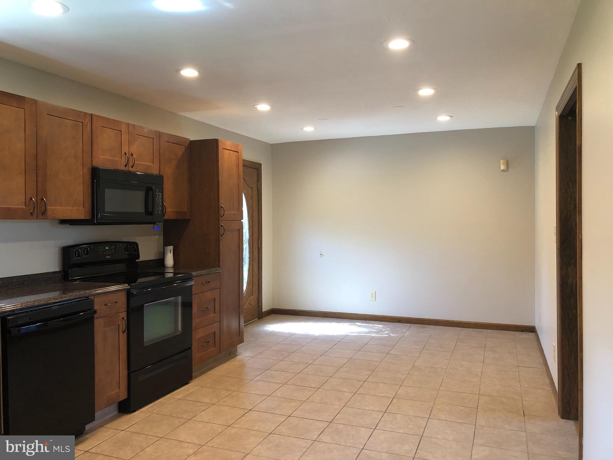 763 Garton Road Bridgeton, NJ 08302 - Photo 12 of 22 Kitchen/Dining Area