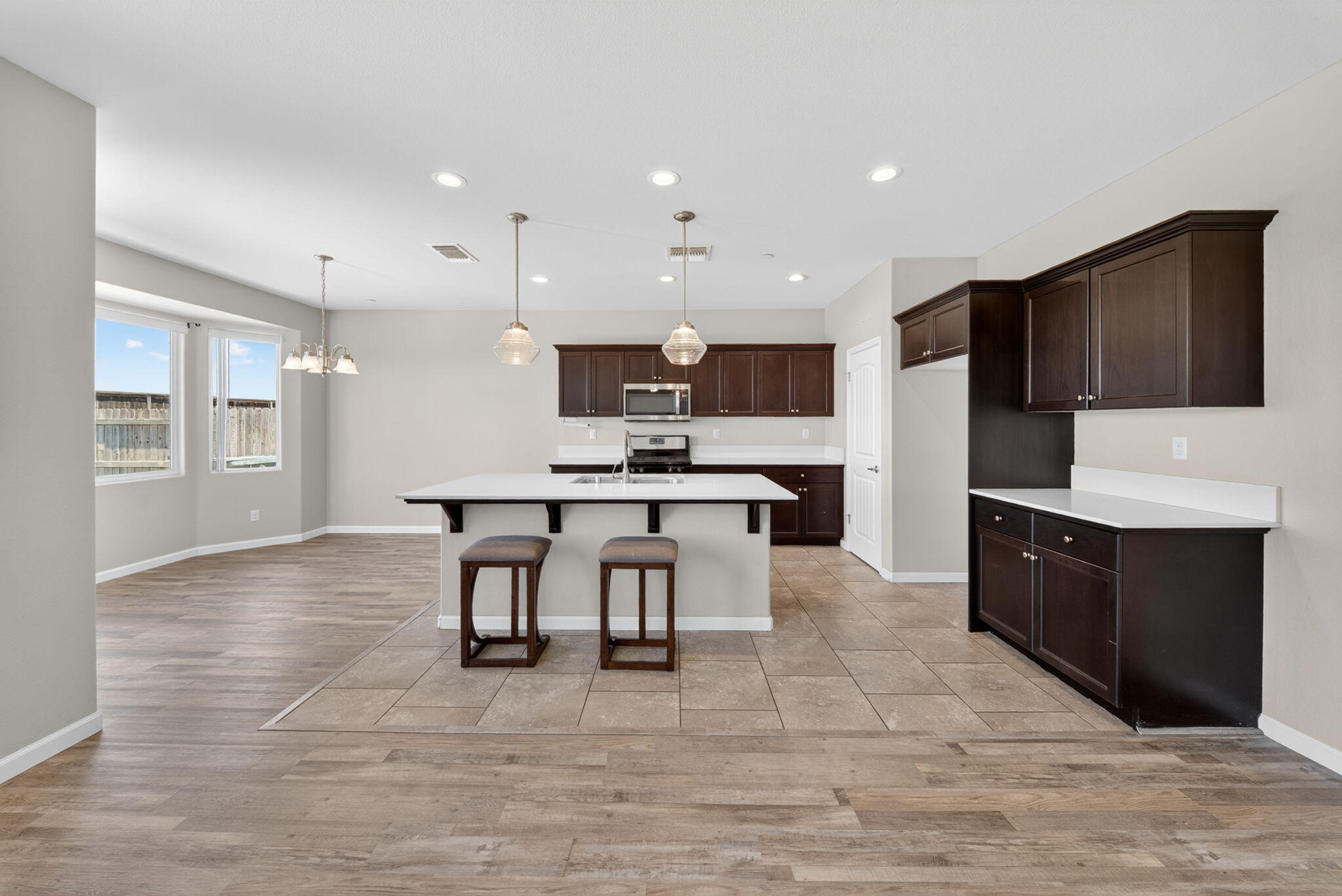 3272 Spring Sails Avenue Tulare, CA 93274 - Photo 5 of 43