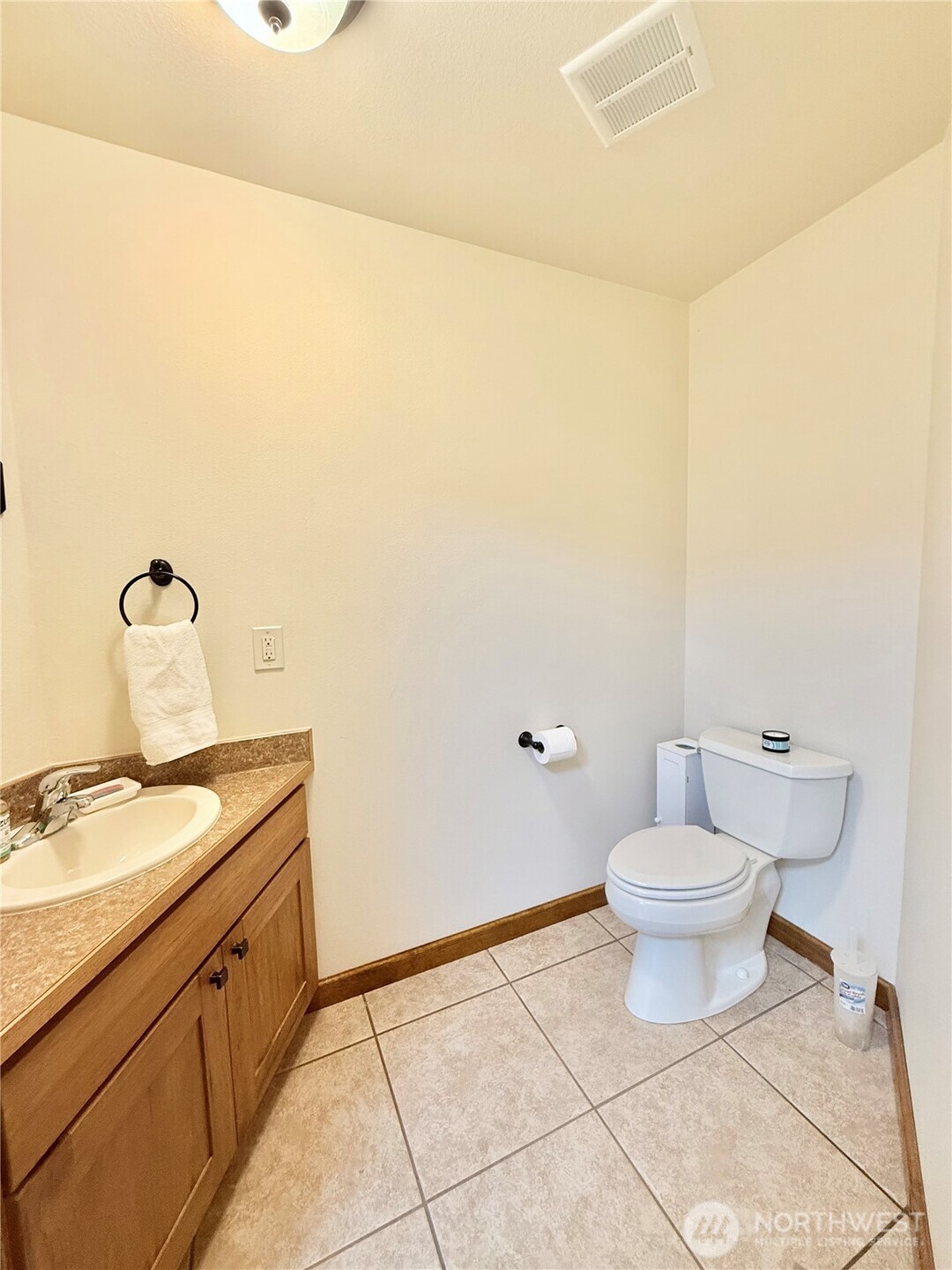 129 Robinson Canyon Road Omak, WA 98841 - Photo 34 of 40 a bathroom with a sink and a toilet