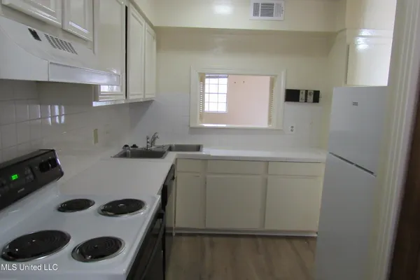 $1,375 | 910 Pinehurst Street, Unit A3, Jackson, MS 39202