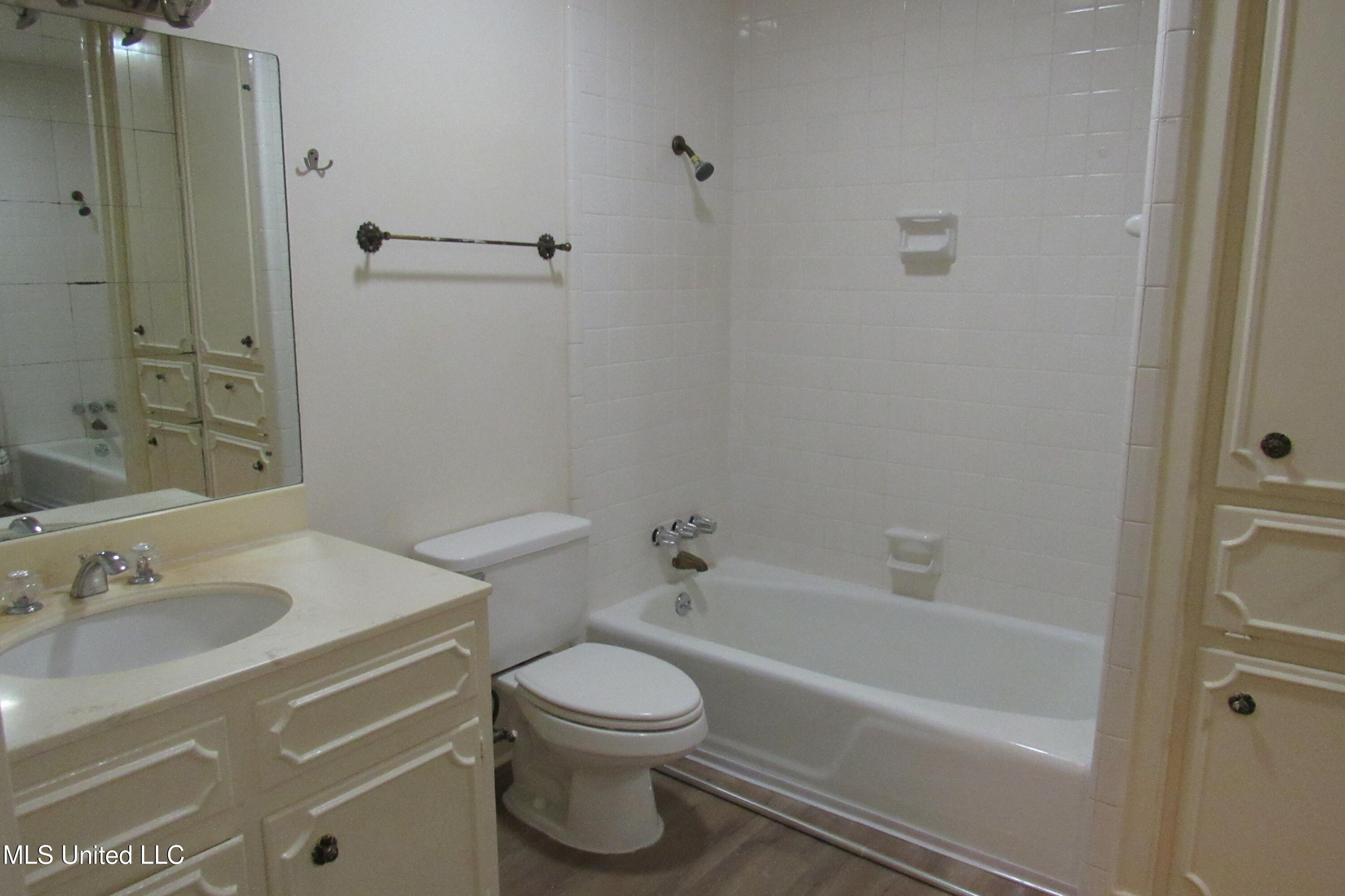 910 Pinehurst Street, Unit A3 Jackson, MS 39202 - Photo 13 of 20 F762977E-3826-4A1A-87D9-BAF909783C36