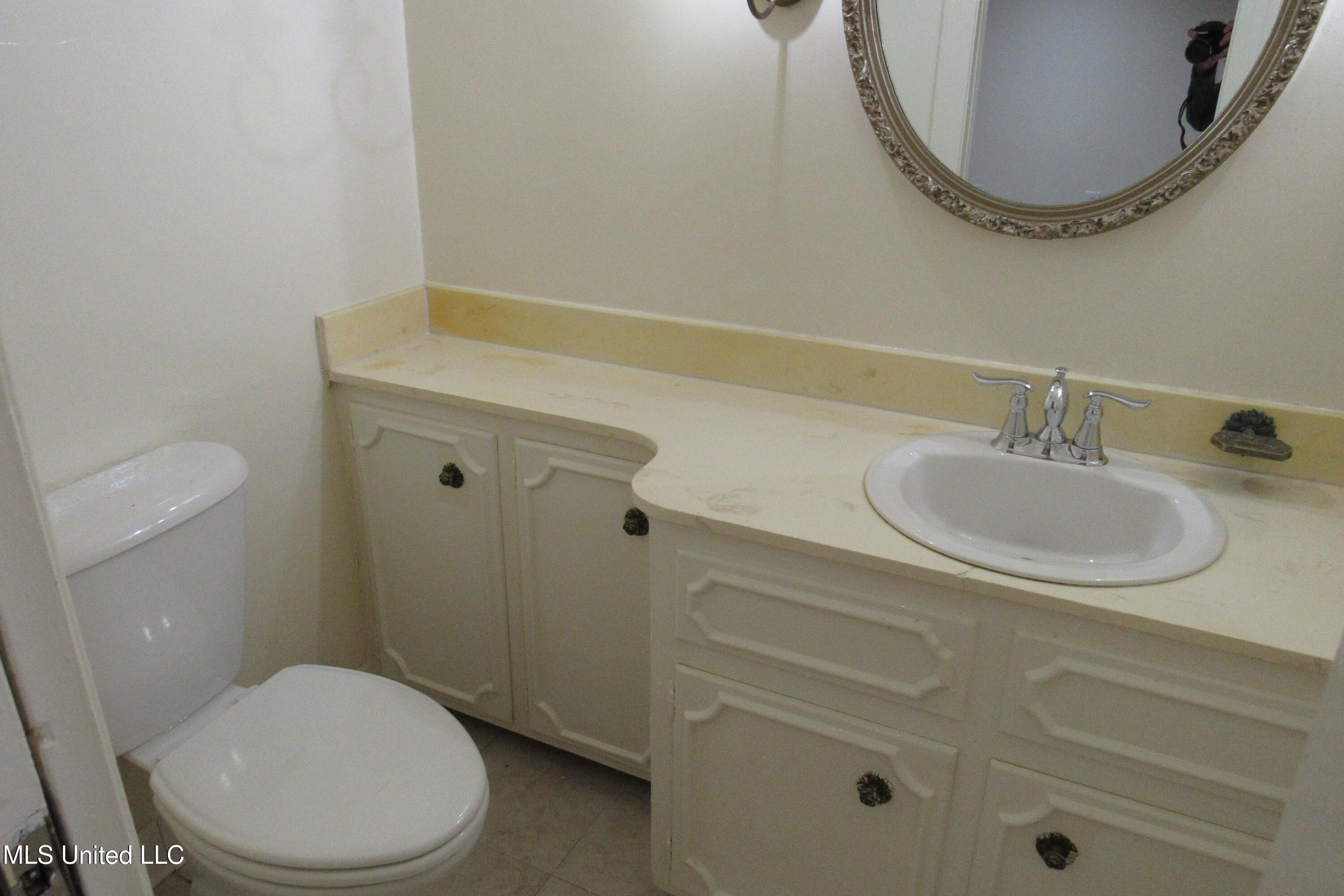 910 Pinehurst Street, Unit A3 Jackson, MS 39202 - Photo 14 of 20 86B1BF64-9710-4E3A-9F92-BBE0E0AE0014