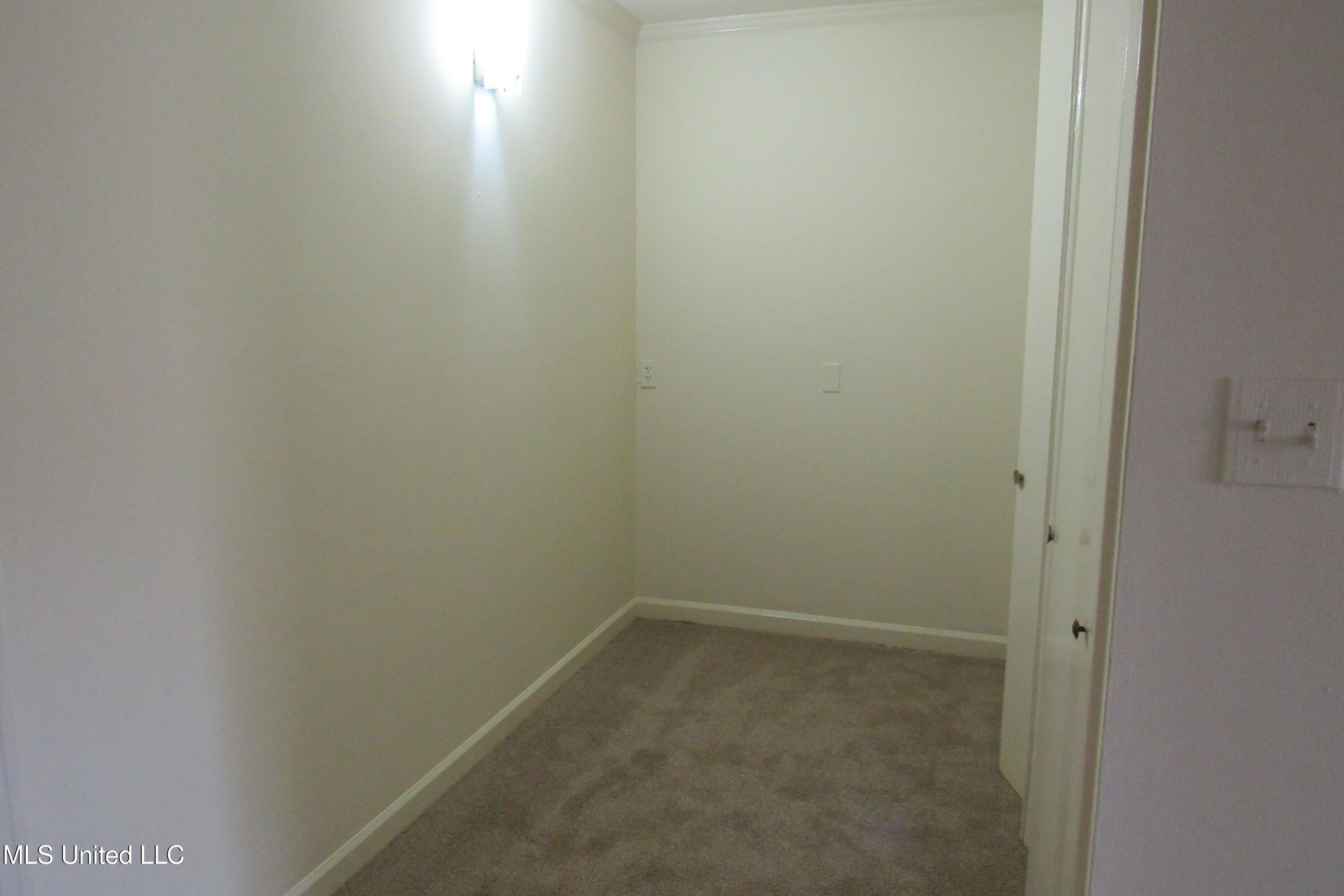 910 Pinehurst Street, Unit A3 Jackson, MS 39202 - Photo 17 of 20 FED52937-1F23-496F-A4A9-201EB1B54573