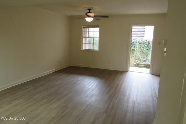 $1,375 | 910 Pinehurst Street, Unit A3, Jackson, MS 39202