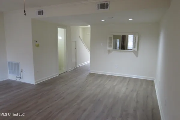 $1,375 | 910 Pinehurst Street, Unit A3, Jackson, MS 39202