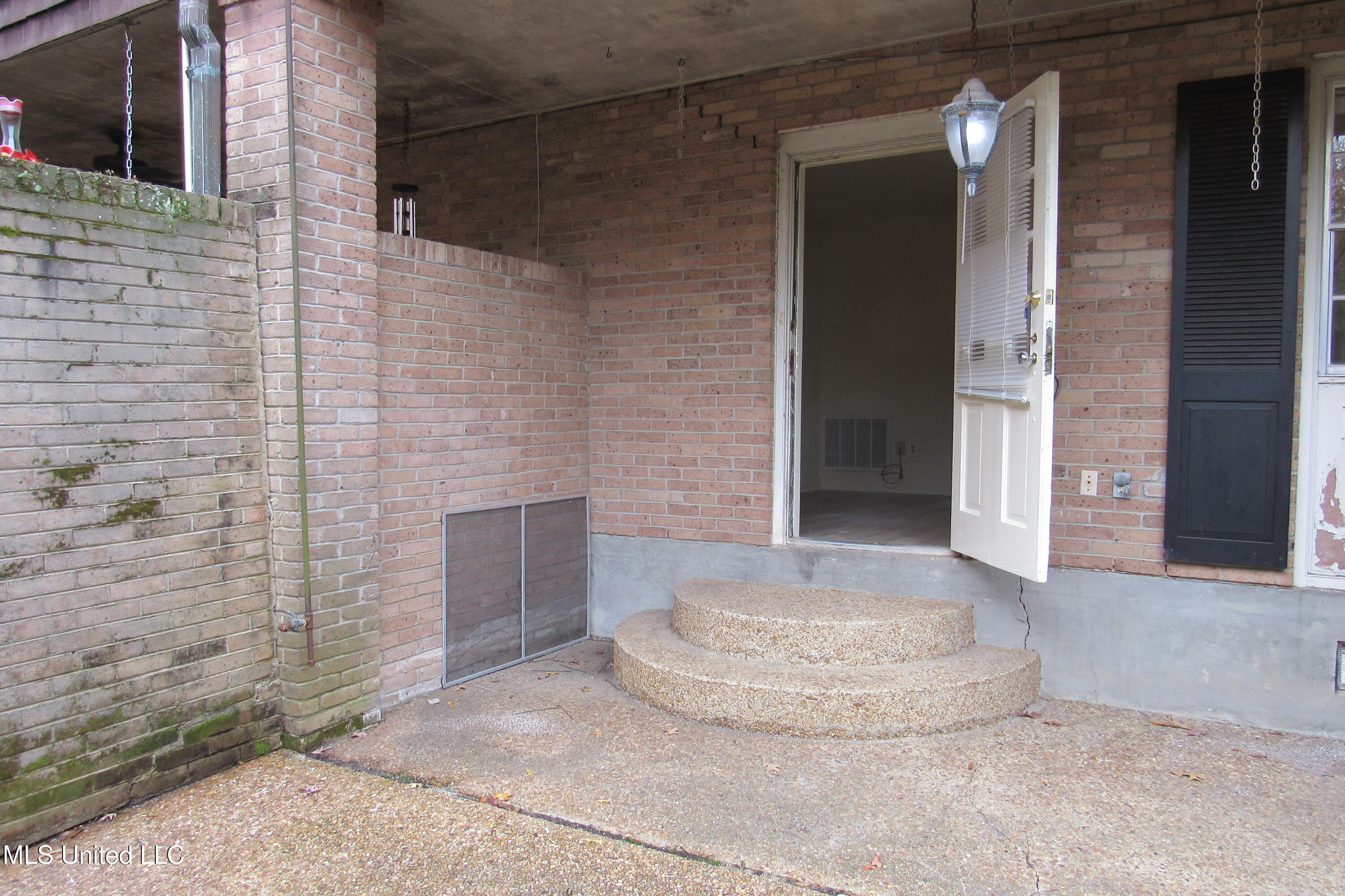 910 Pinehurst Street, Unit A3 Jackson, MS 39202 - Photo 6 of 20 1CA15E3E-545F-43AC-8E8B-4CF14ABF7A96