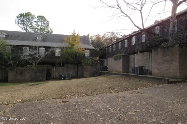 $1,375 | 910 Pinehurst Street, Unit A3, Jackson, MS 39202