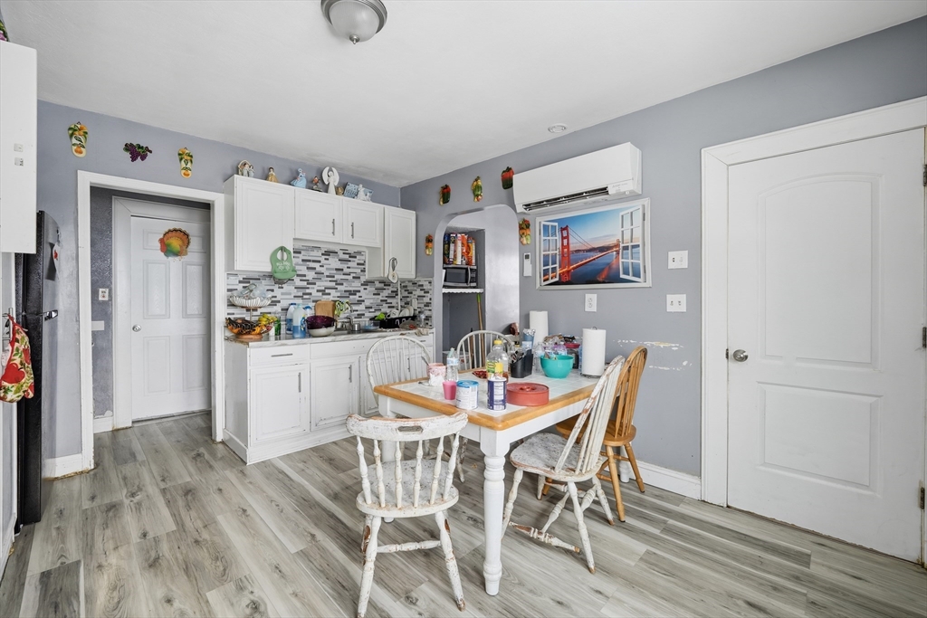 211-213 Chapin Terrace Springfield, MA 01104 - Photo 11 of 13