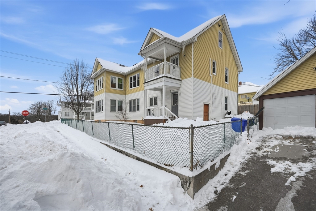 211-213 Chapin Terrace Springfield, MA 01104 - Photo 4 of 13