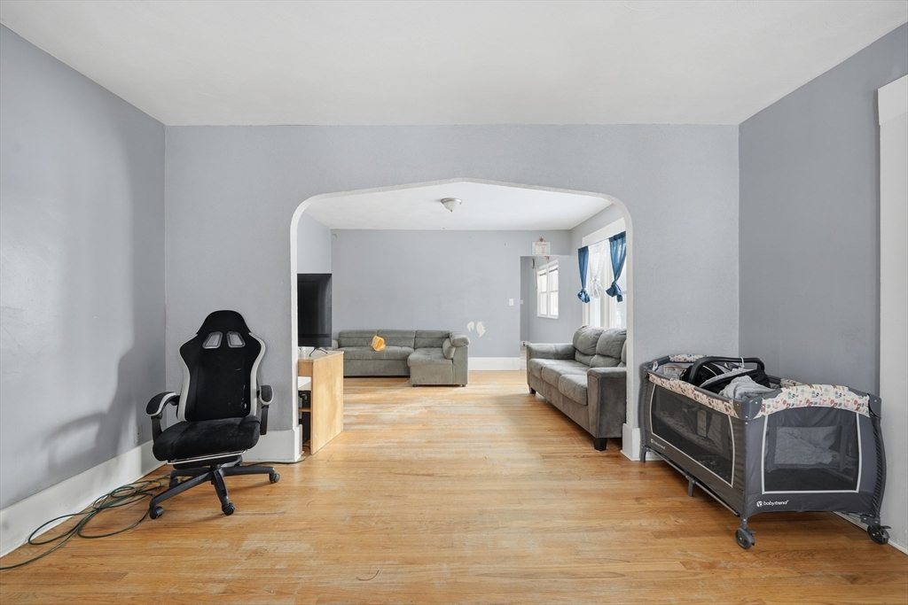 211-213 Chapin Terrace Springfield, MA 01104 - Photo 6 of 13