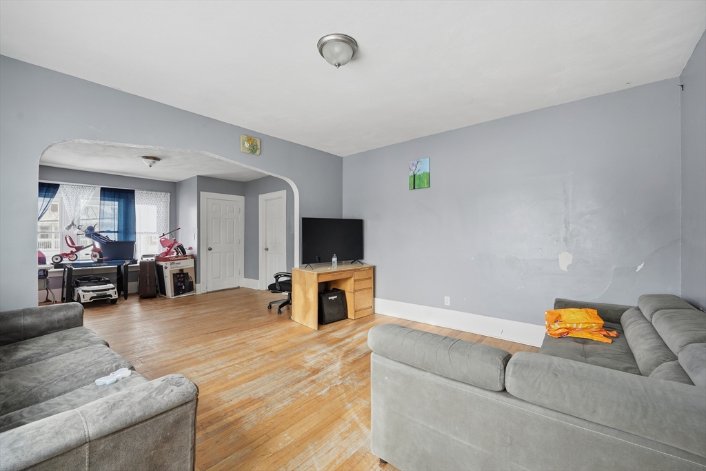 211-213 Chapin Terrace Springfield, MA 01104 - Photo 9 of 13