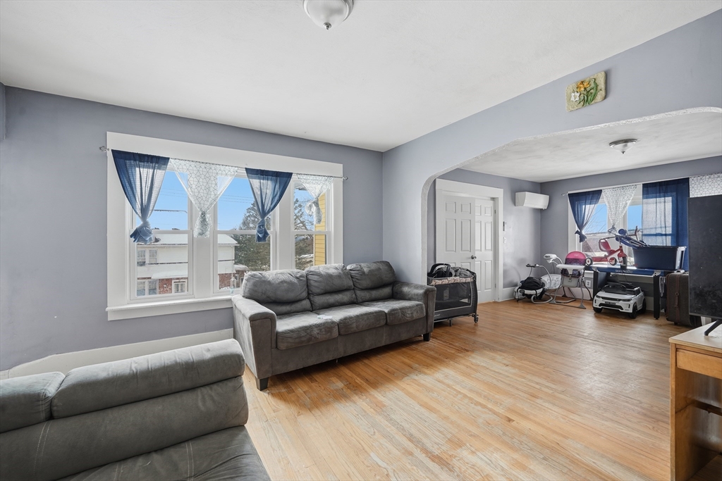 211-213 Chapin Terrace Springfield, MA 01104 - Photo 10 of 13