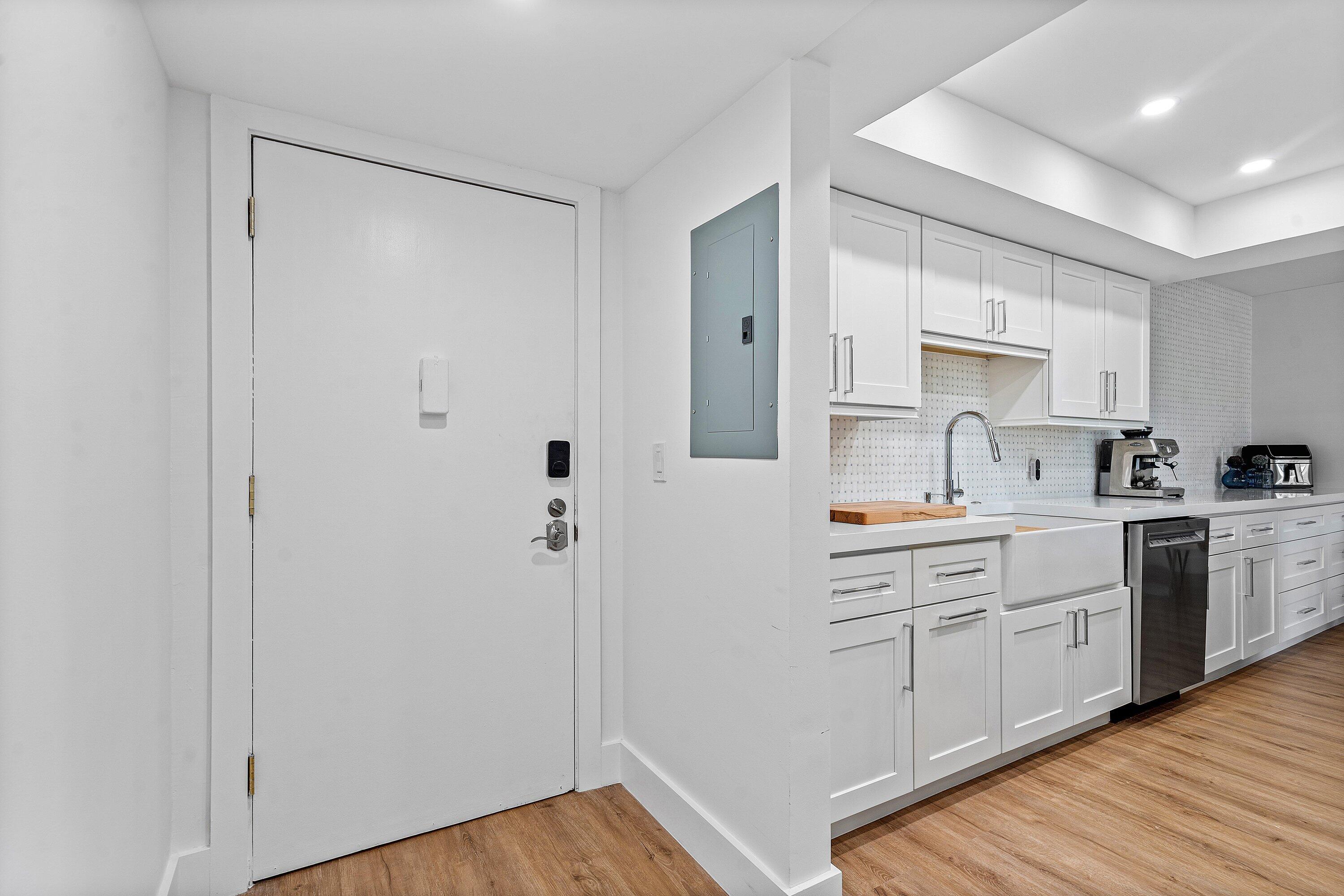 1111 South Ocean Boulevard, Unit 4210 Boca Raton, FL 33432 - Photo 3 of 9 006-1111SouthOceanBoulevard-421-BocaRato