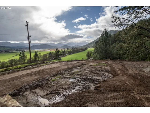 $180,000 | 1955 Weaver Road, Myrtle Creek, OR 97457