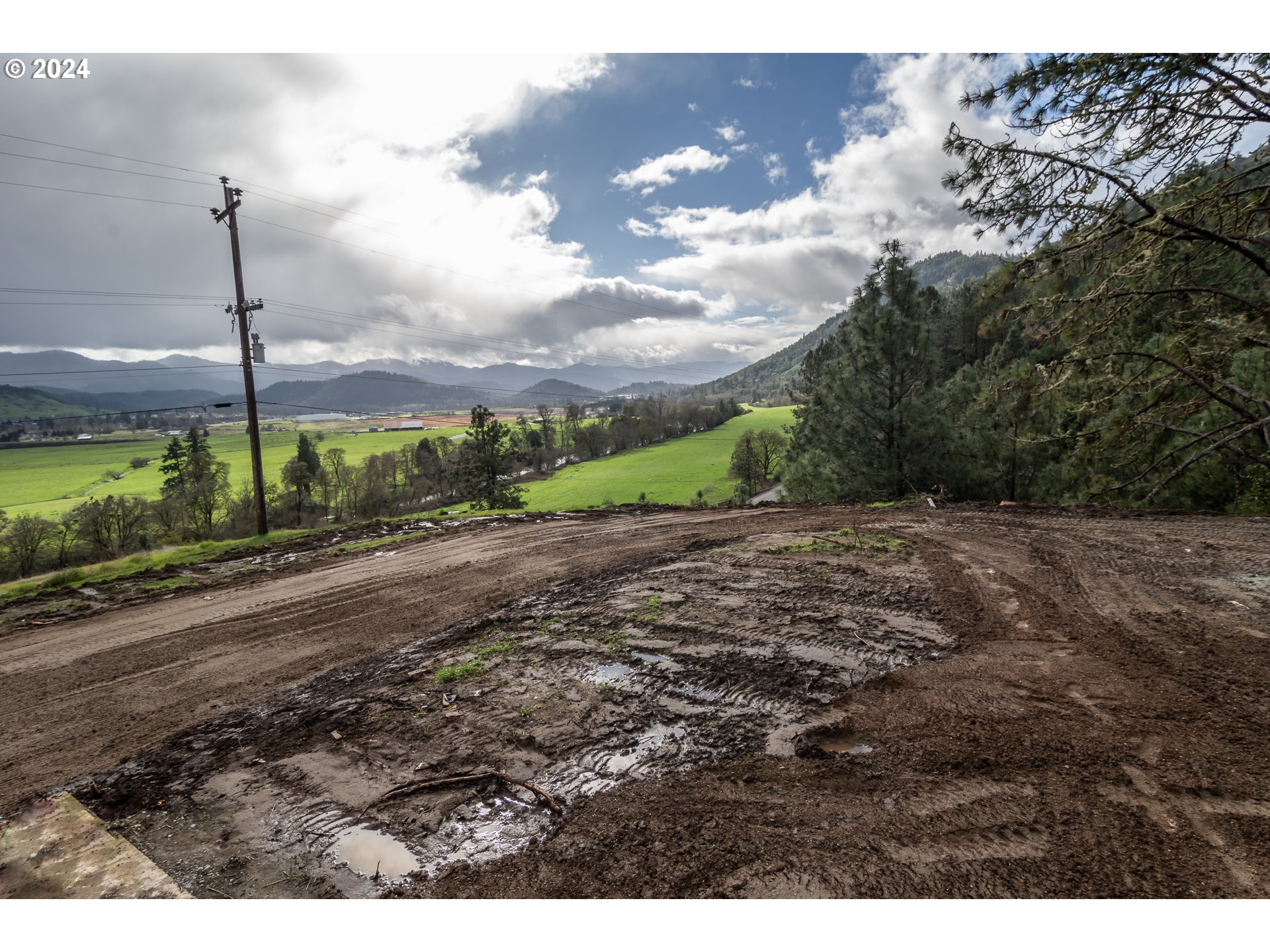 1955 Weaver Road Myrtle Creek, OR 97457 - Photo 18 of 31