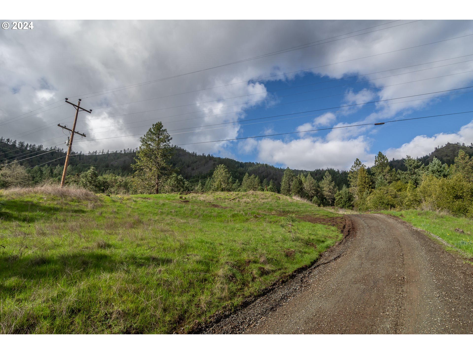 1955 Weaver Road Myrtle Creek, OR 97457 - Photo 27 of 31