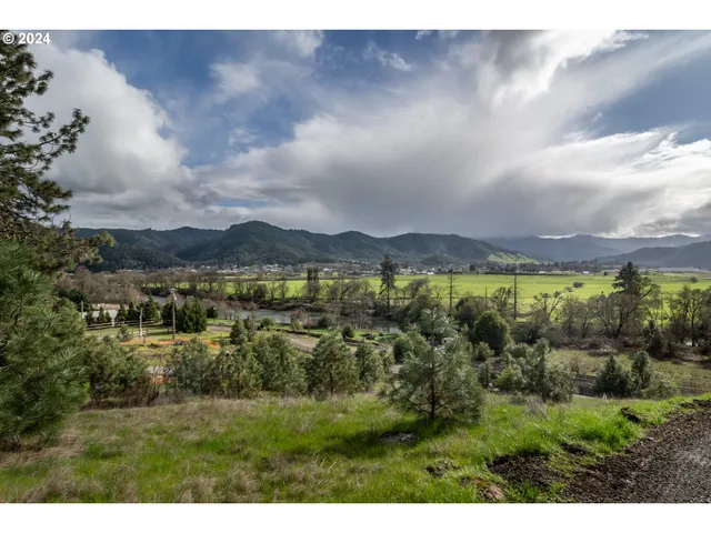 $180,000 | 1955 Weaver Road, Myrtle Creek, OR 97457