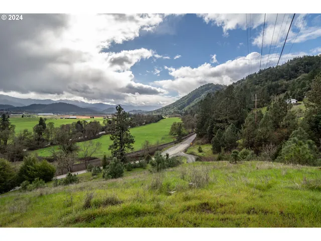 $180,000 | 1955 Weaver Road, Myrtle Creek, OR 97457