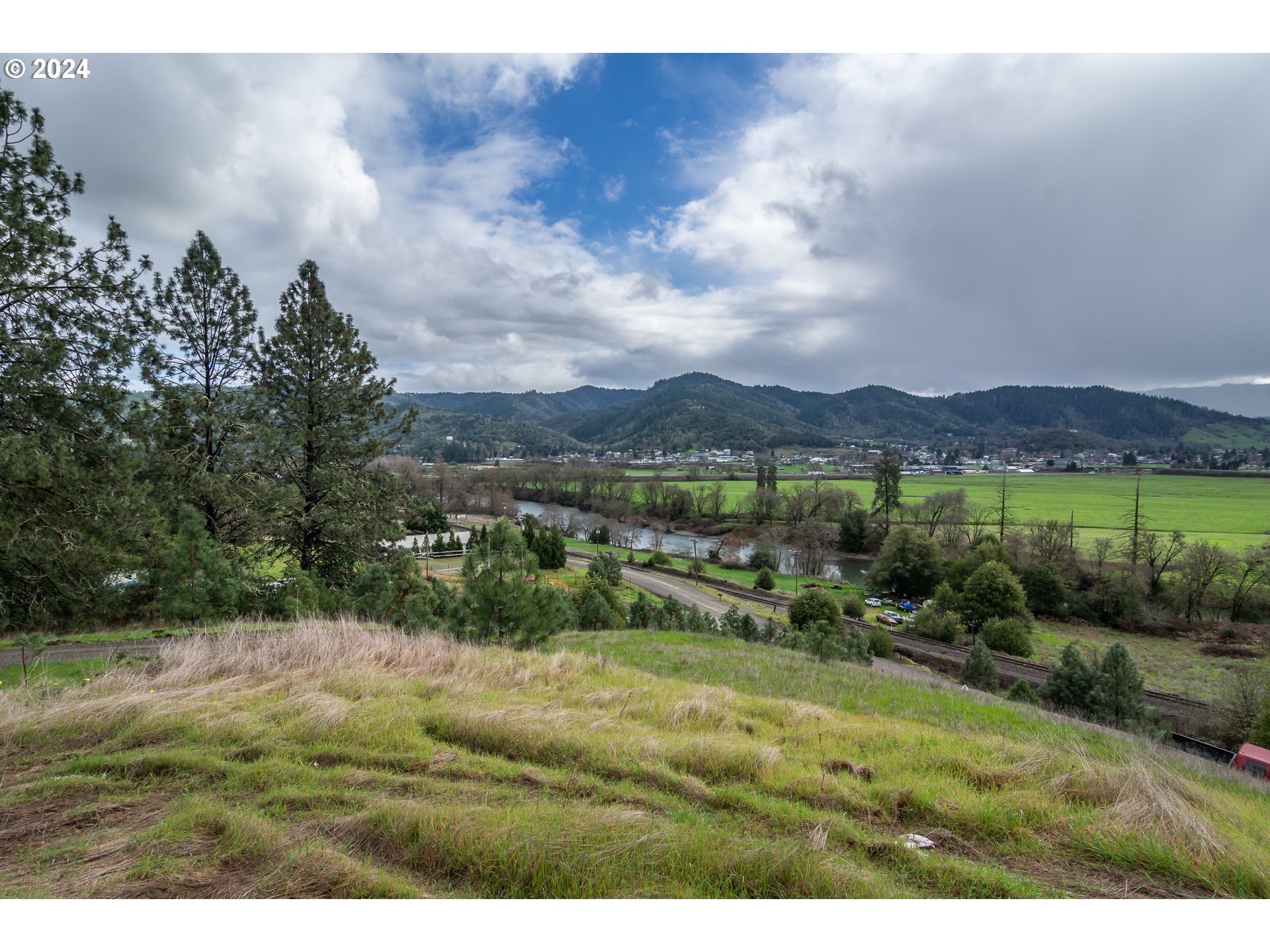 1955 Weaver Road Myrtle Creek, OR 97457 - Photo 6 of 31
