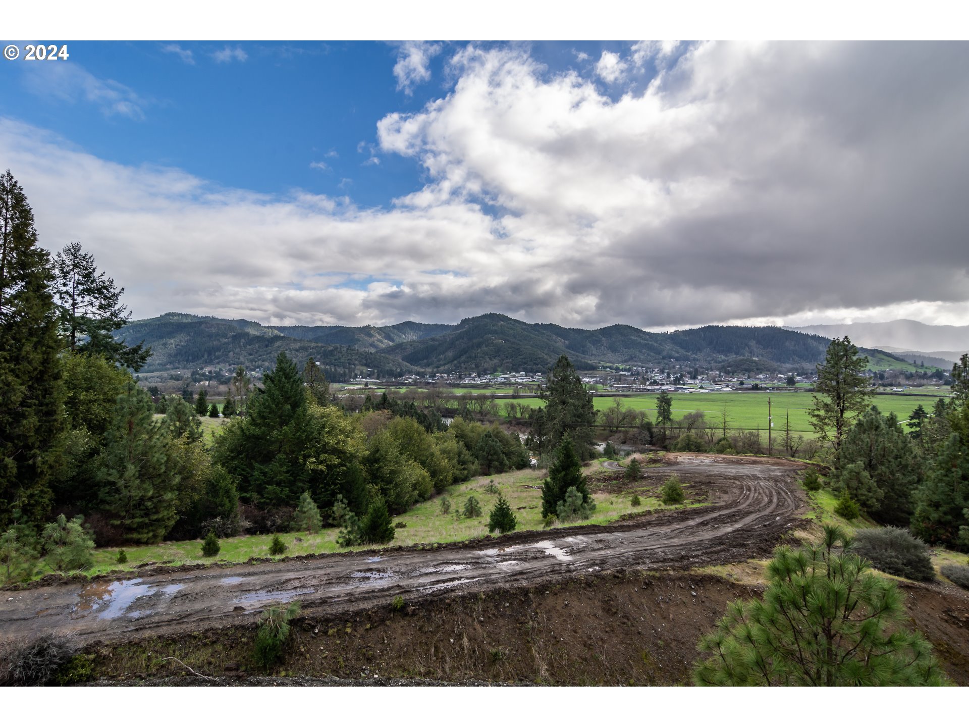 1955 Weaver Road Myrtle Creek, OR 97457 - Photo 10 of 31