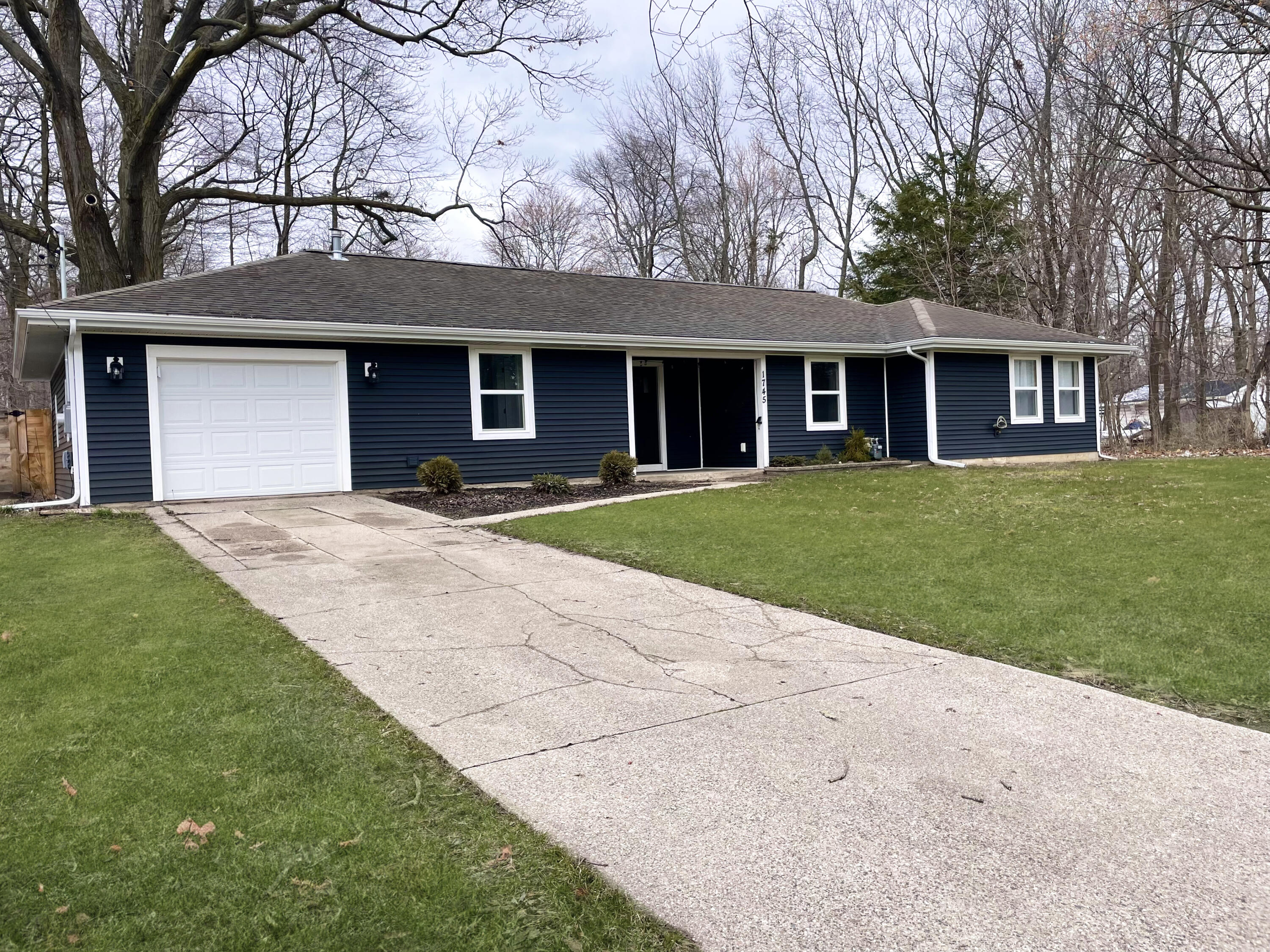 1745 Robbins Road Grand Haven, MI 49417 - Photo 2 of 41 1000002178