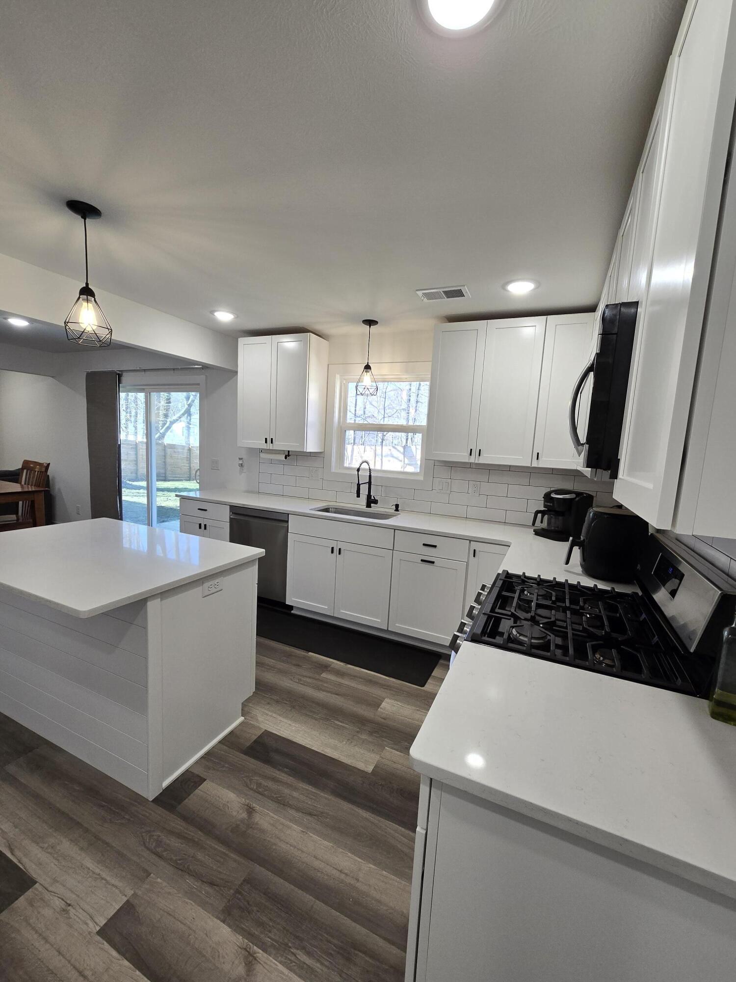 1745 Robbins Road Grand Haven, MI 49417 - Photo 23 of 41 1000002068