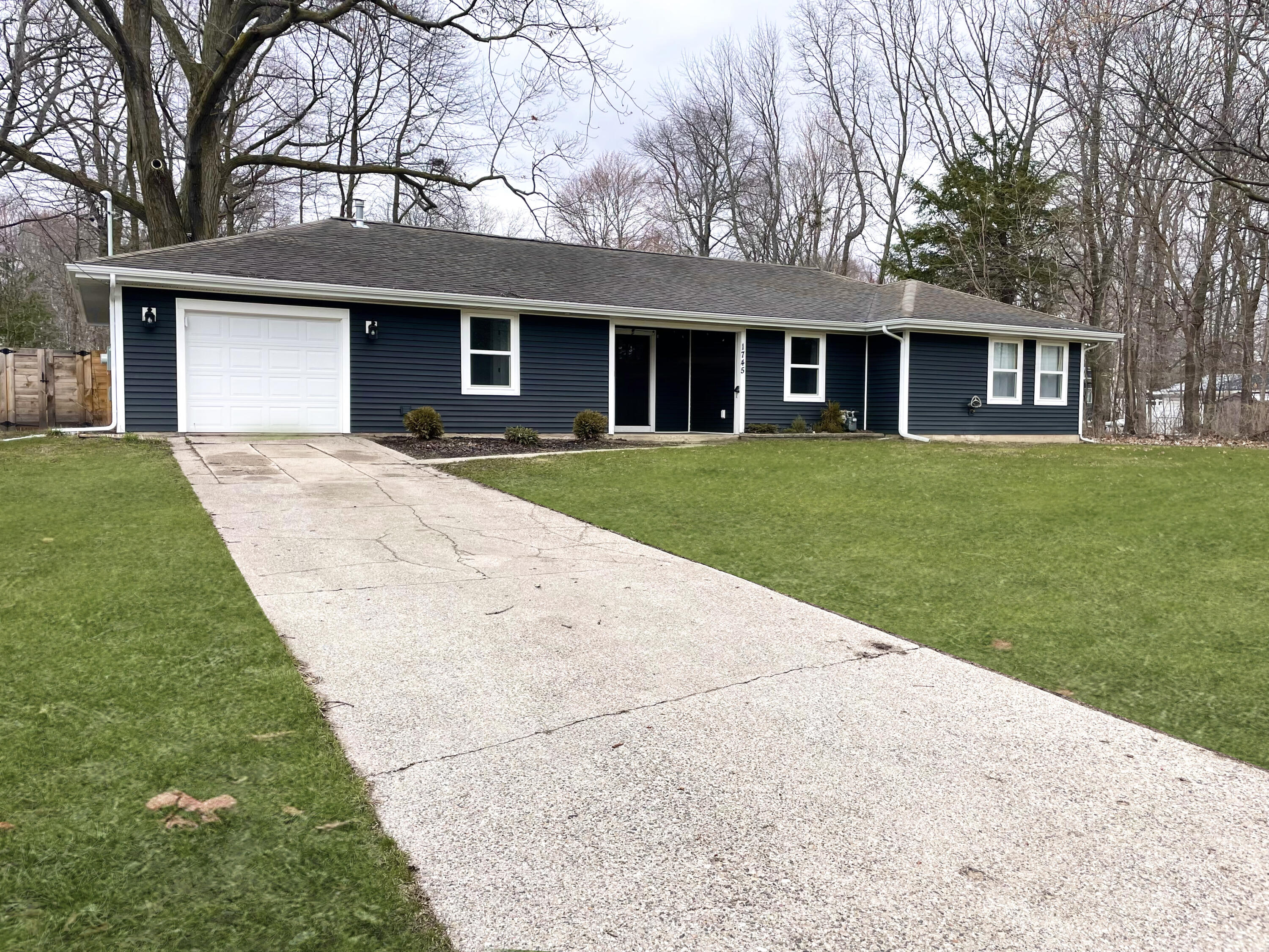1745 Robbins Road Grand Haven, MI 49417 - Photo 3 of 41 1000002179