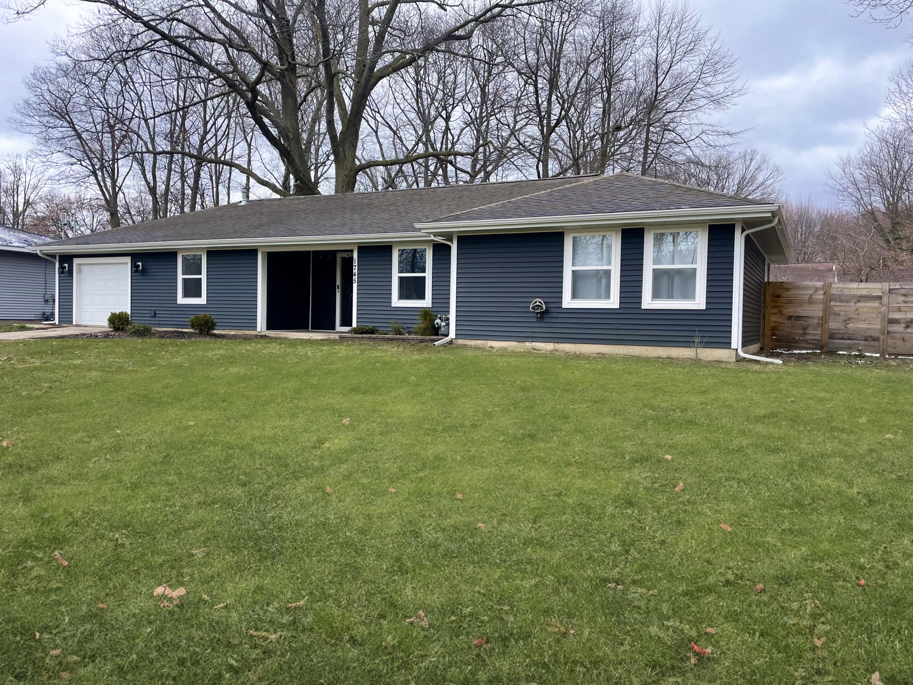 1745 Robbins Road Grand Haven, MI 49417 - Photo 4 of 41 1000002180
