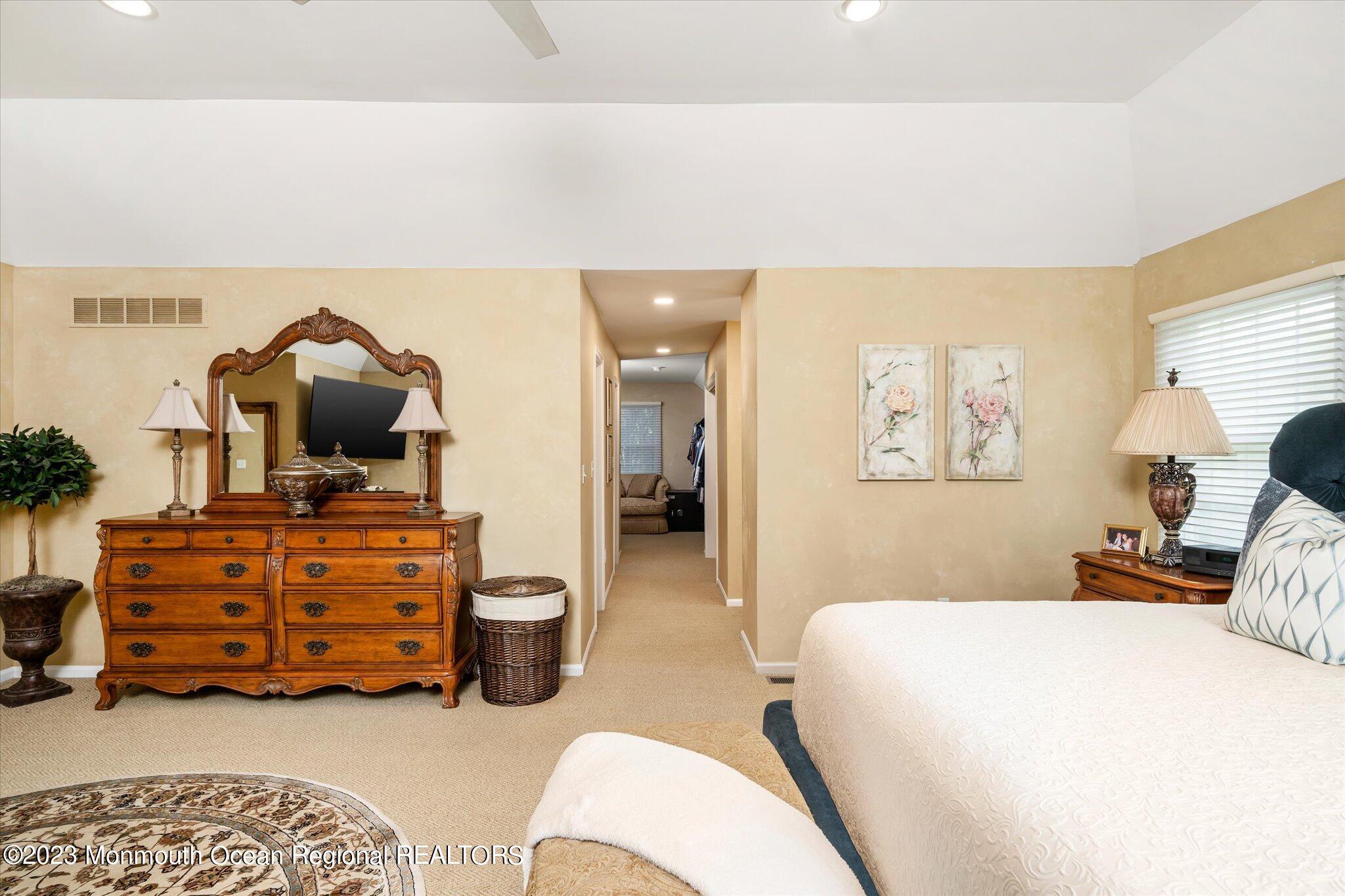 27 Millennium Drive Columbus, NJ 08022 - Photo 40 of 82 40-27_Millennium_Drive-40