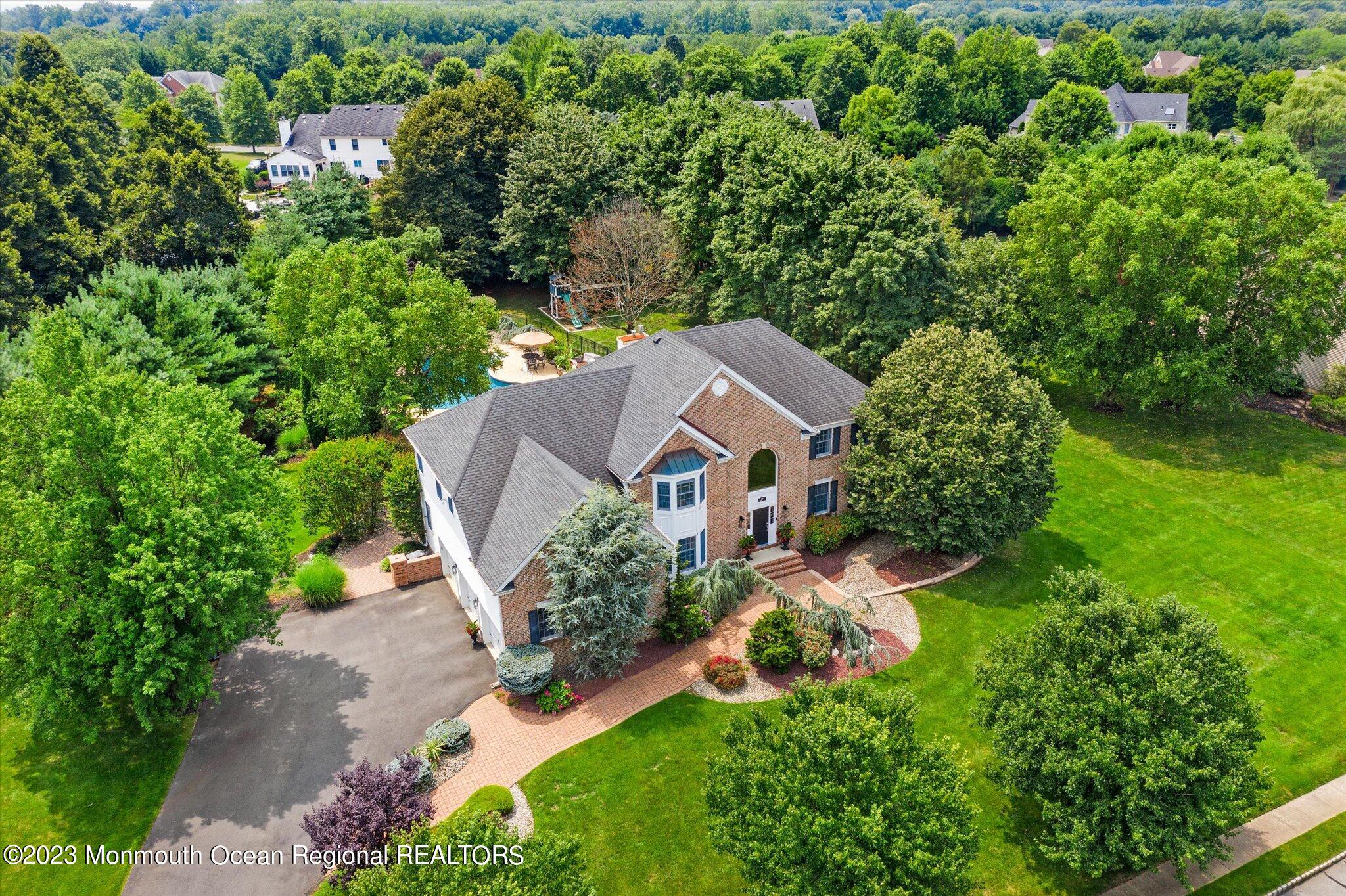 27 Millennium Drive Columbus, NJ 08022 - Photo 73 of 82 an aerial view of a house with yard and green space