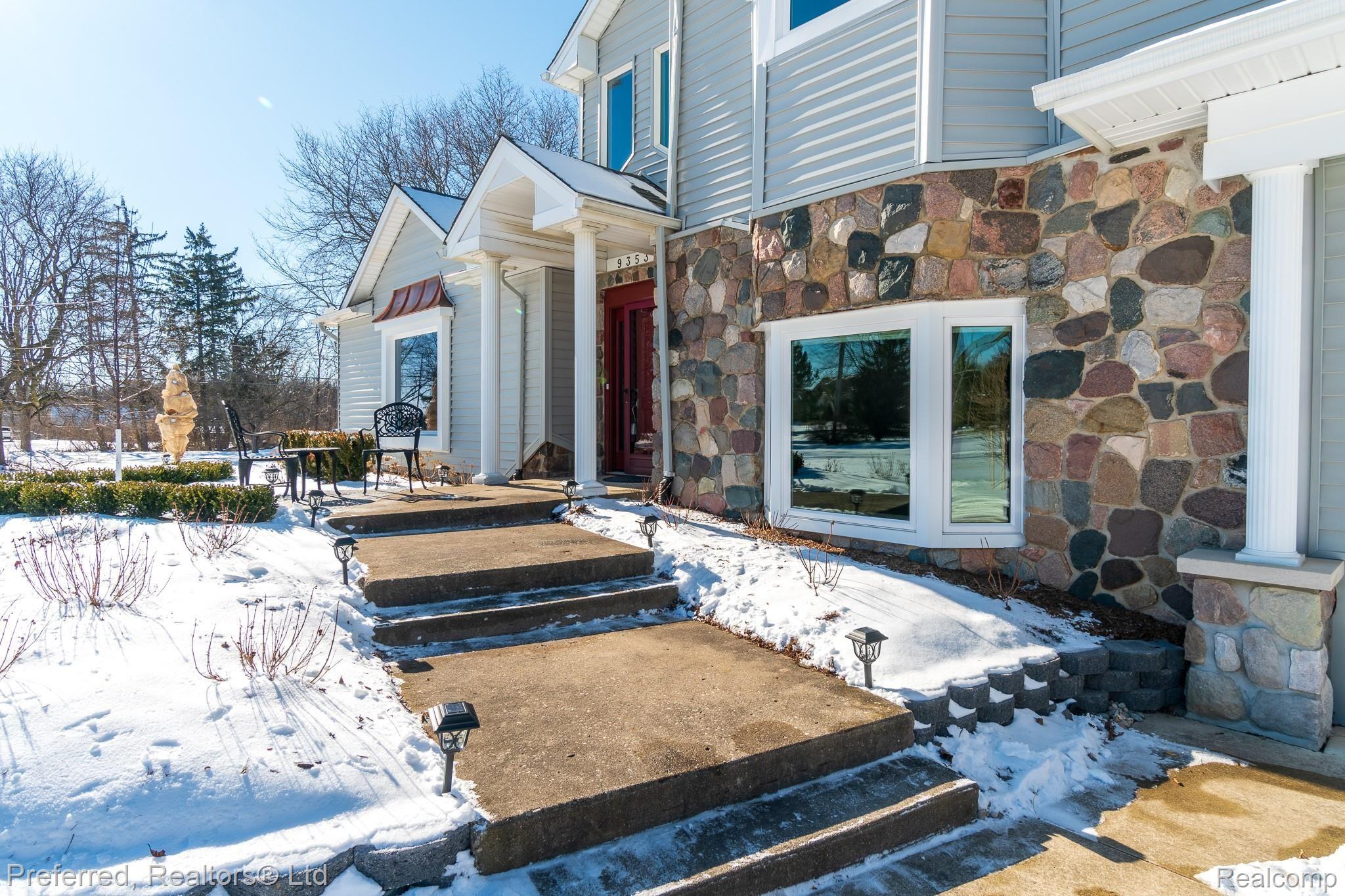 9353 North Ridge Road Plymouth, MI 48170 - Photo 4 of 48 Ridge-04.jpg