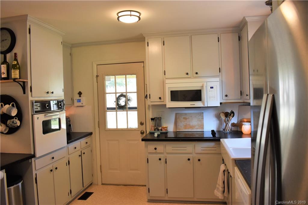 6060 Lineberger Road Sherrills Ford, NC 28673 - Photo 4 of 41 Gallery Image 4