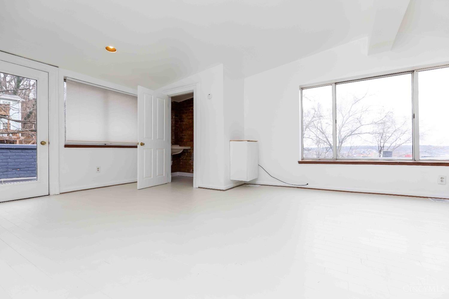 2202 Ravine Street, Unit 2 Cincinnati, OH 45219 - Photo 12 of 18