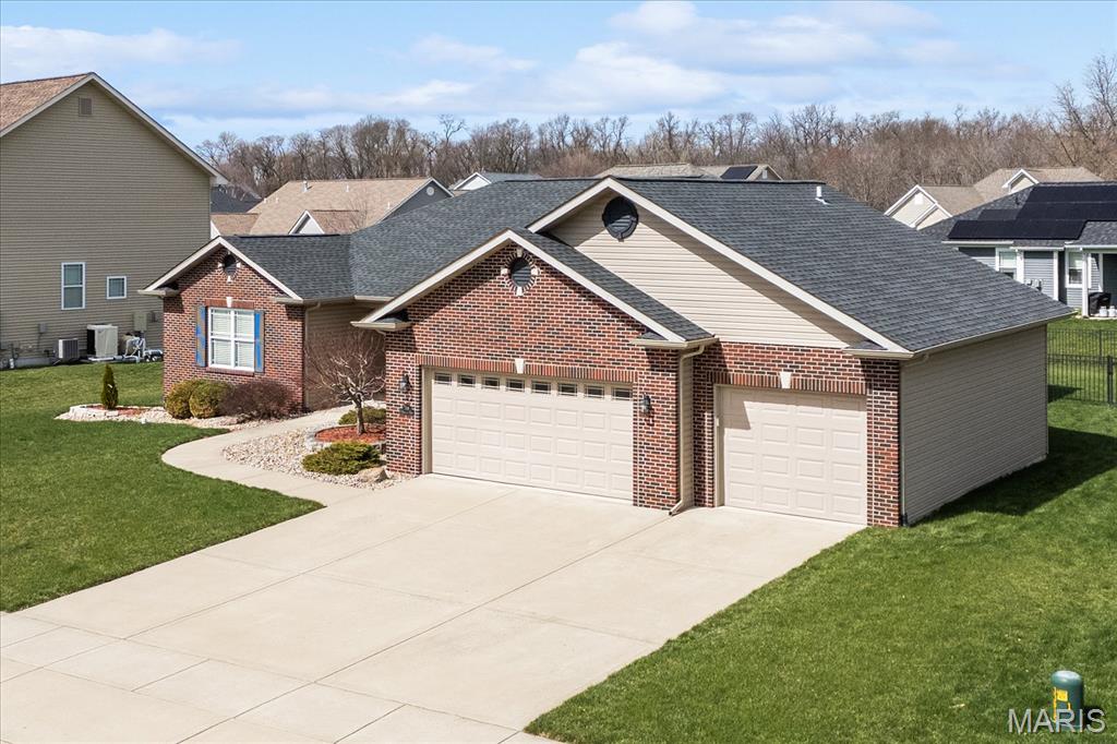 708 Longfellow Drive O'Fallon, IL 62269 - Photo 3 of 52