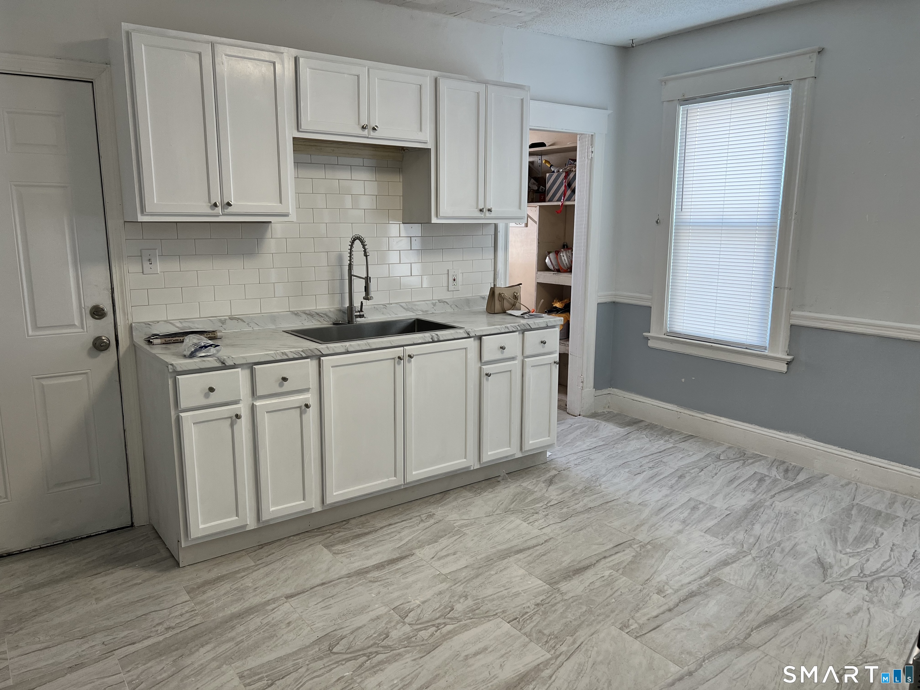62 Rowe Avenue Hartford, CT 06106 - Photo 5 of 10 Eat-in kitchen