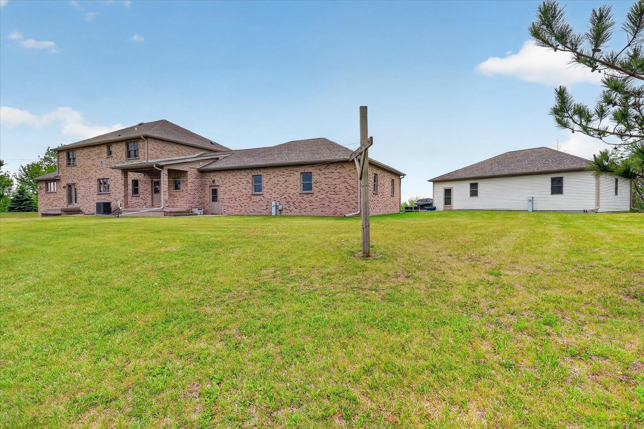 W6383 Hackbarth Road Fort Atkinson, WI 53538 - Photo 42 of 54