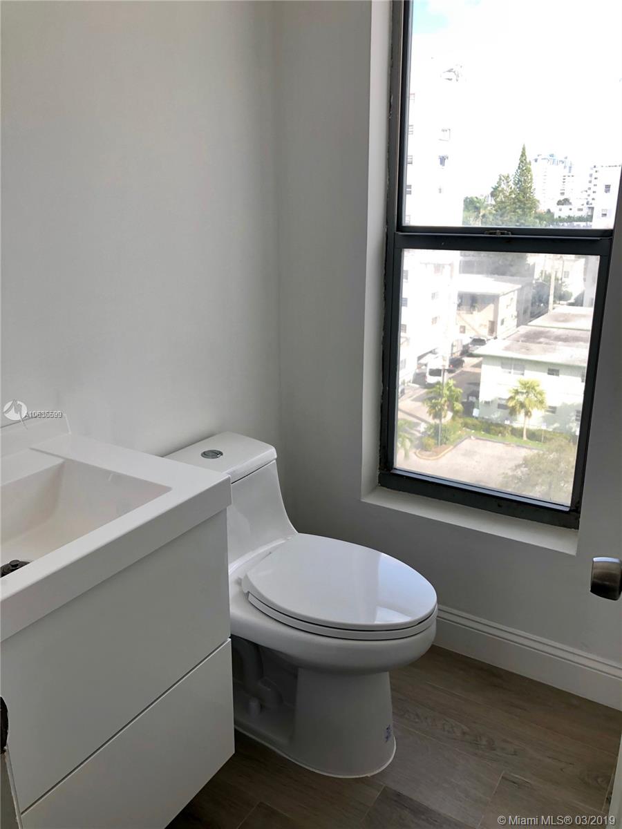 1300 Alton Road, Unit 7D Miami Beach, FL 33139 - Photo 6 of 13 Gallery Image 6