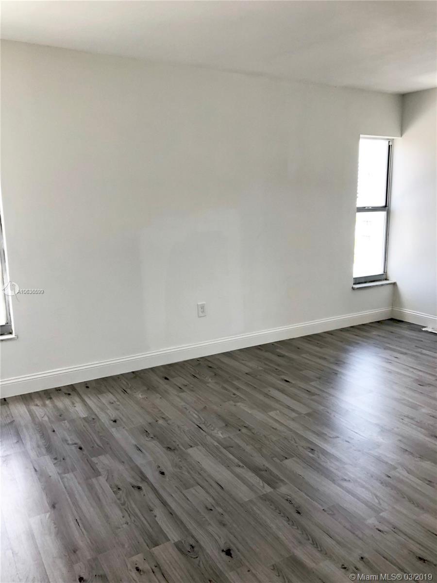 1300 Alton Road, Unit 7D Miami Beach, FL 33139 - Photo 8 of 13 Gallery Image 8